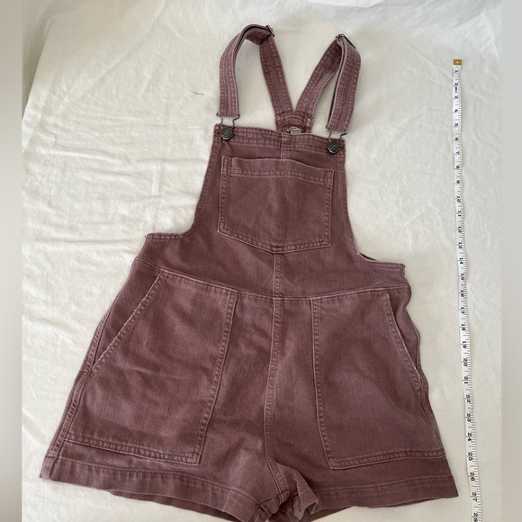 aerie Pants - dusty mauve washed shortalls with embroidered flower on back pocket woman’s XS